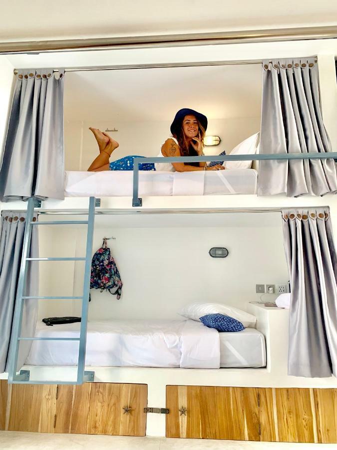 Seaesta Komodo & Hotel